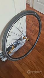 Ruota anteriore bici da corsa