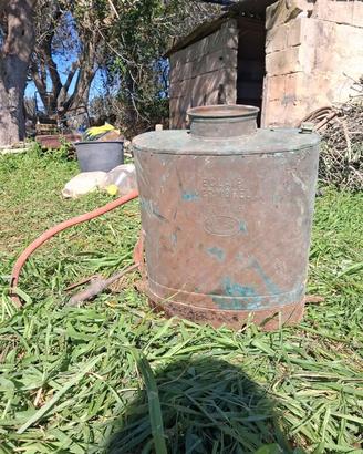 Pompa irroratrice a zaino in rame