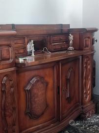 credenza e vetrina