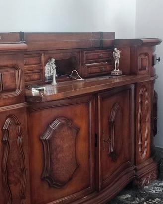 credenza e vetrina