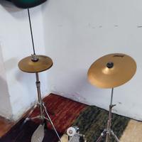 Aste e piatti e pedale