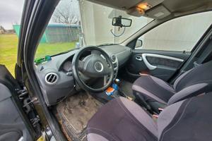 dacia logan 2011 cc 1'600 a benzina con imp. gpl