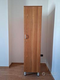 Armadio in legno ad 1 anta