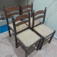 4 sedie  in legno marrone 