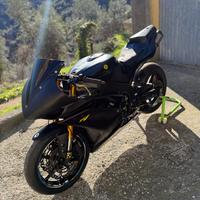 Yamaha YZF R1