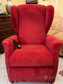 Poltrona con alzata assistita elettrica