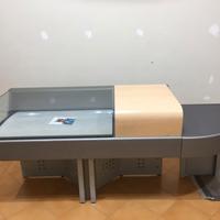 Bancone espositore con banco cassa