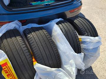 4 Pneumatici estivi Pirelli Powergy 235 55 R18