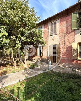 Villa di 223 m² con più di 5 locali a Pescosansone