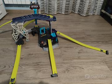 Pista hotwheels spider