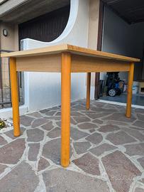 Tavolo in legno