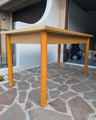 Tavolo in legno