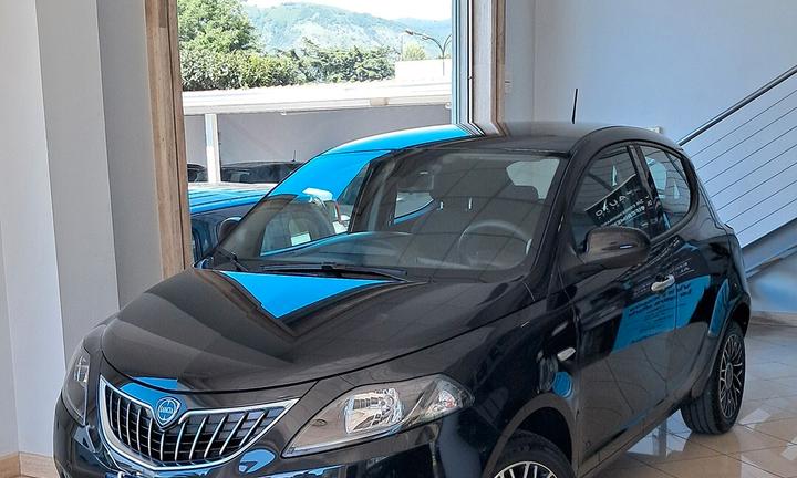 Lancia Ypsilon 1.0 FireFly 5 porte S&S Hybrid Oro