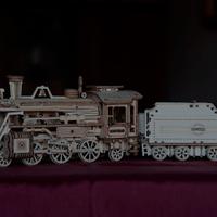 Modellino treno a vapore in legno