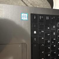 tre portatile Toshiba 