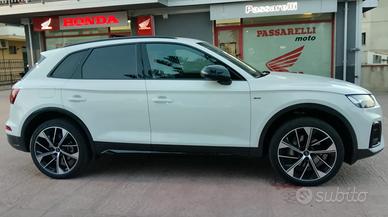 Audi Q5 55 TFSI e quattro S tronic S line Identity