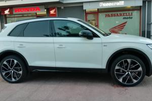 Audi Q5 55 TFSI e quattro S tronic S line Identity