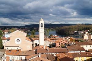 Centro, vista fiume, ampio bilocale arredato