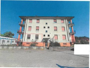 Immobile in asta di 96 m² con 3 locali e box auto 