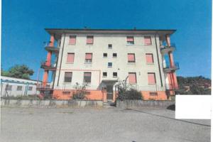 Immobile in asta di 96 m² con 3 locali e box auto 