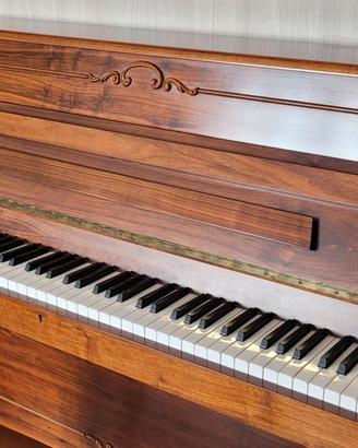 Pianoforte verticale Bachmann al PIANO TERRA