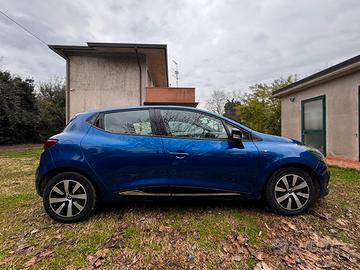 Renault clio 1.5 diesel 75 CV - 2019 - 65.000 KM