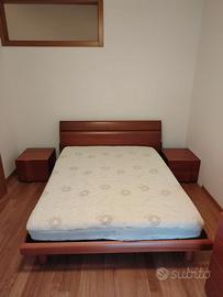 Camera da letto (comò, comodini, letto)