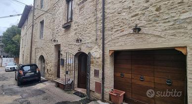 CASA SEMINDIPENDENTE A BEVAGNA