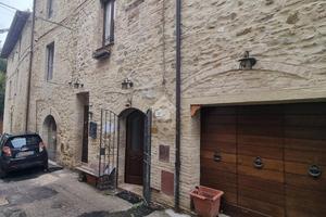 CASA SEMINDIPENDENTE A BEVAGNA