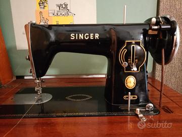 Macchina da cucire d'epoca Singer