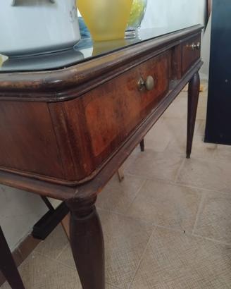 Pettiniera con specchio e cassetti