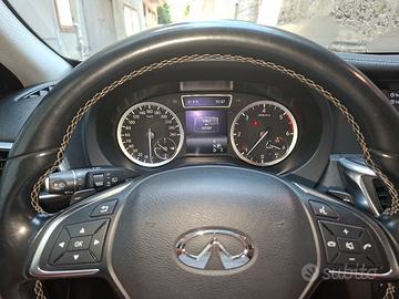 Infiniti Q30
