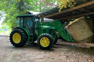 John deere 5720