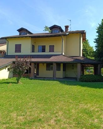 Villa di 270 m² con più di 5 locali e box auto dop