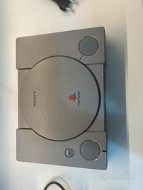 Playstation 1 con 2 controller e gioco