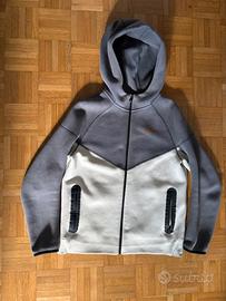 felpa Nike Tech