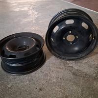 4 cerchioni in acciaio (compresi 16 bulloni)