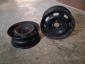 4 cerchioni in acciaio (compresi 16 bulloni)