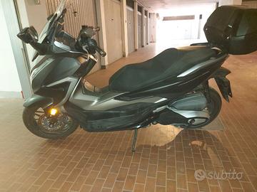 Scooter Honda Forza 350
