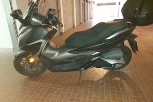 Scooter Honda Forza 350