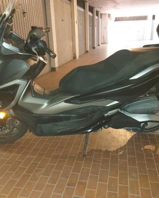Scooter Honda Forza 350