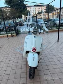 VESPA GTS Sport 300