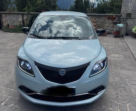 Lancia Ypsilon hybrid Platino