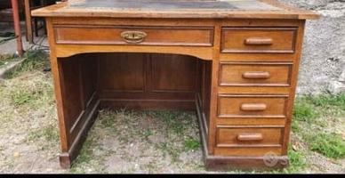 Scrivania d'epoca