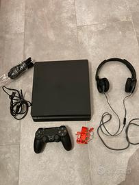 Play Station 4 seminuova  con accessori