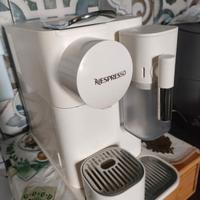 macchina caffè Nespresso lattissima