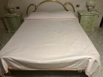 Copriletto matrimoniale rosa in broccato inglese