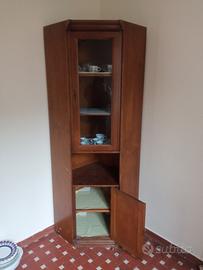 mobile in legno ad angolo