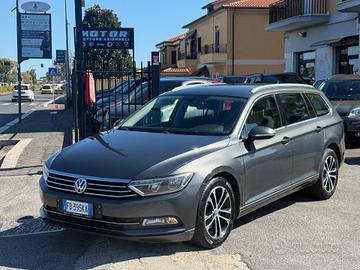 Volkswagen Passat 1.6 TDI DSG Comfortline BlueMoti