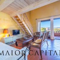 Porto Rotondo | Elegante trilocale con soppalco e